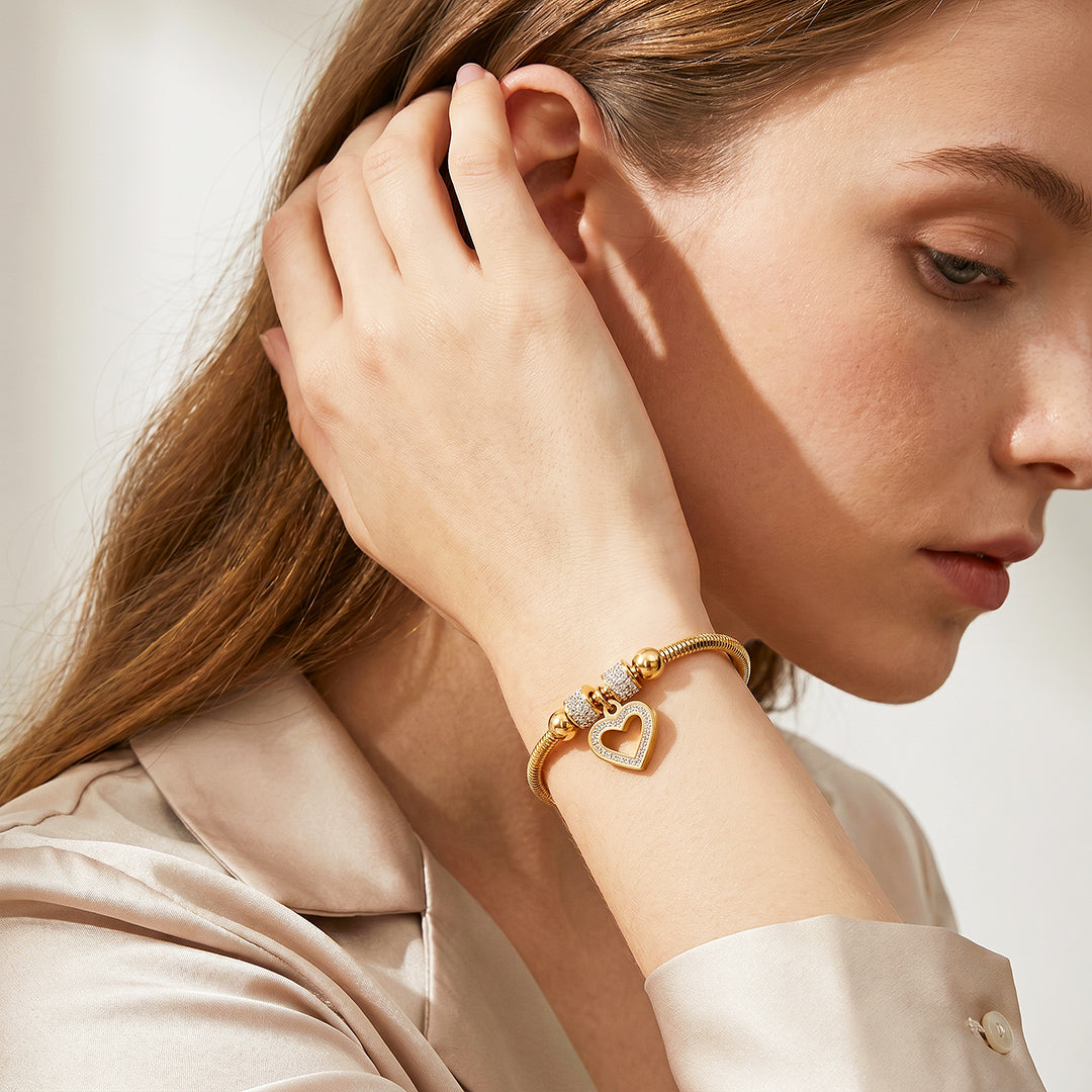 Diamond Simulant Heart Charm Bangle | Luxe6695