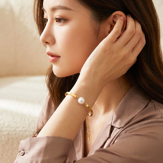 Single Pearl Flat Bar Bangle Bracelet | Luxe6720