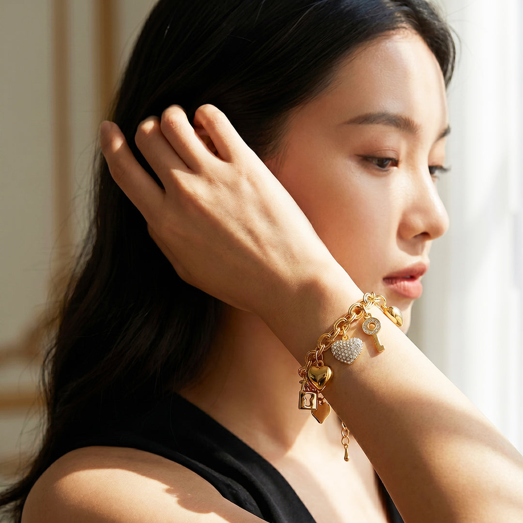 Heart &amp; Key Charm Bracelet | Diamond Simulant | Luxe6723