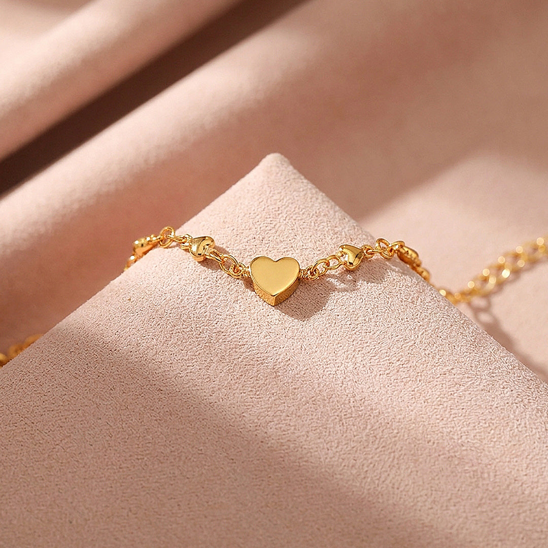 Graduated Heart Charm Chain Bracelet | Women&