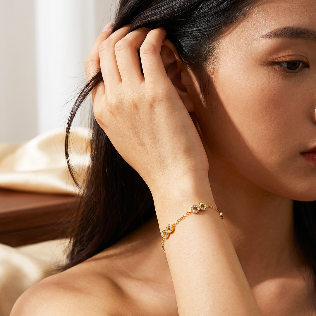 Pavé Infinity Station Bracelet | Women&