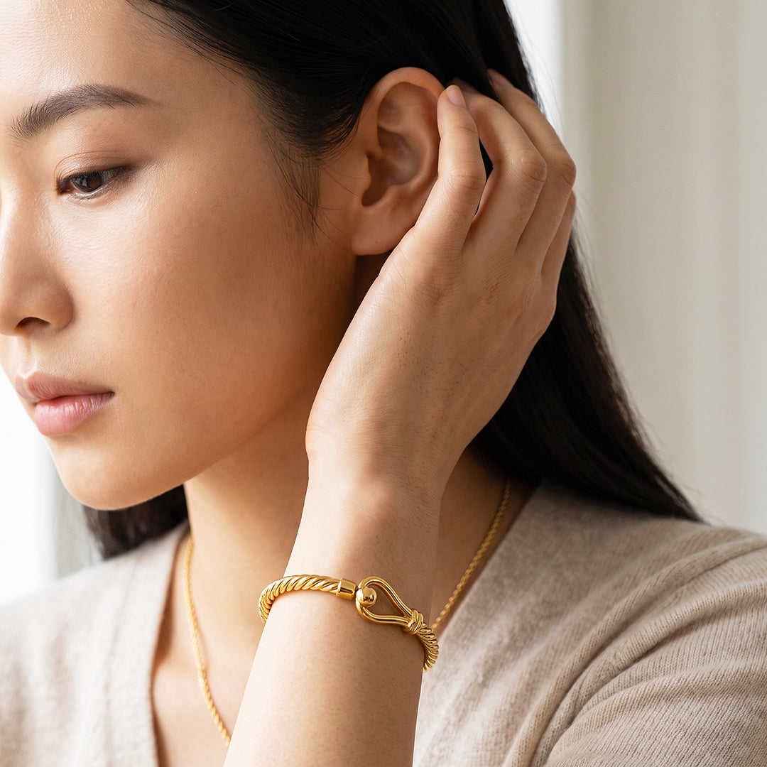 Twisted Cable Hook Bangle | Women&