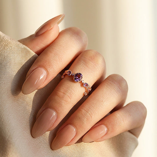 Amara Vintage Three-Stone | Women&