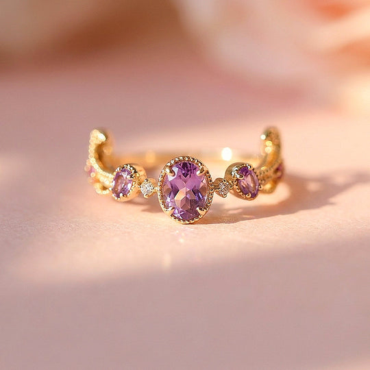 Amara Vintage Three-Stone | Women&