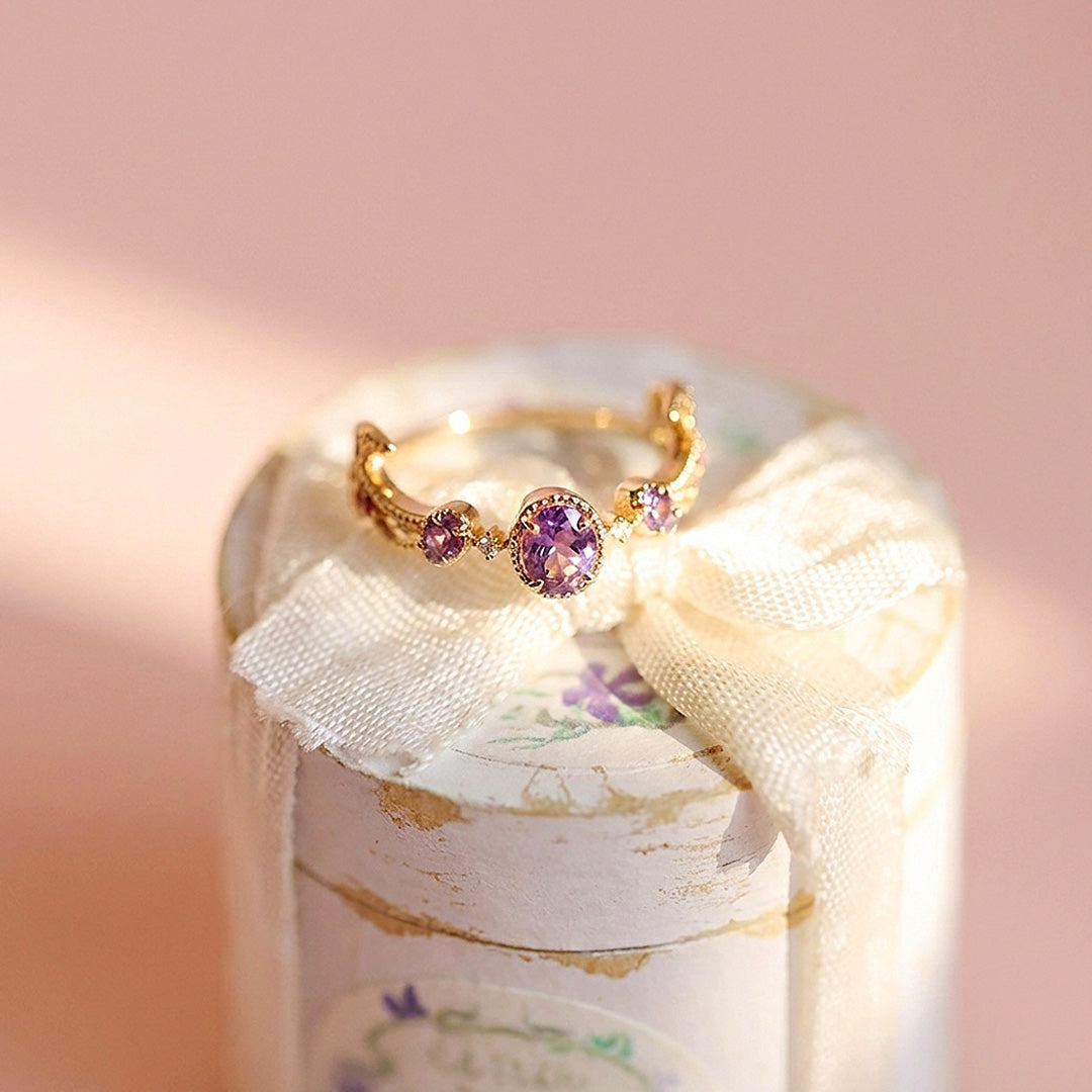 Amara Vintage Three-Stone | Women&