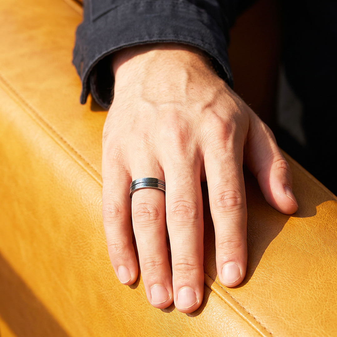 Speckled Bronze Groove Ring | Men&