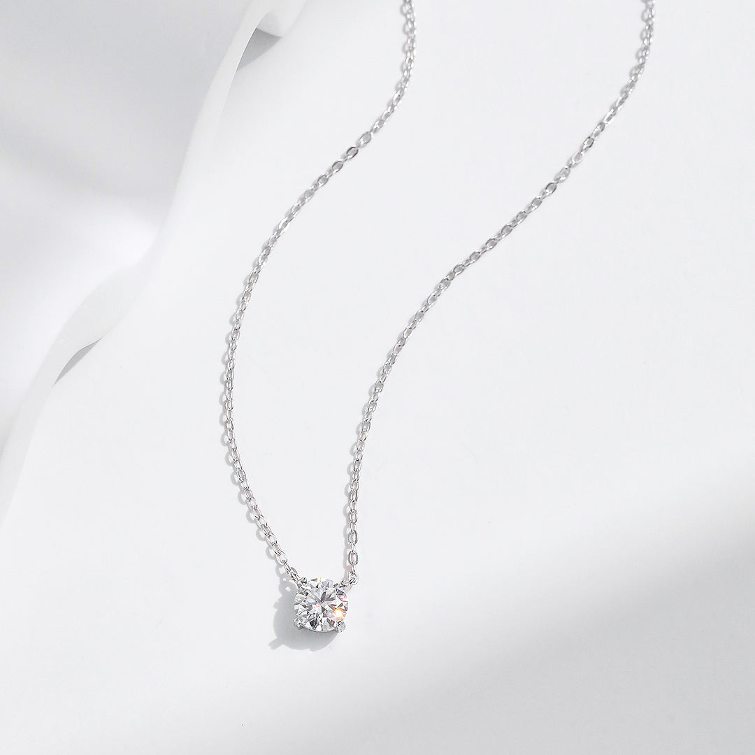 Prm2009: The 0.8 Carat Moissanite Solitaire Brilliance Necklace