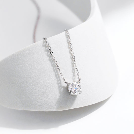 Prm2009: The 0.8 Carat Moissanite Solitaire Brilliance Necklace