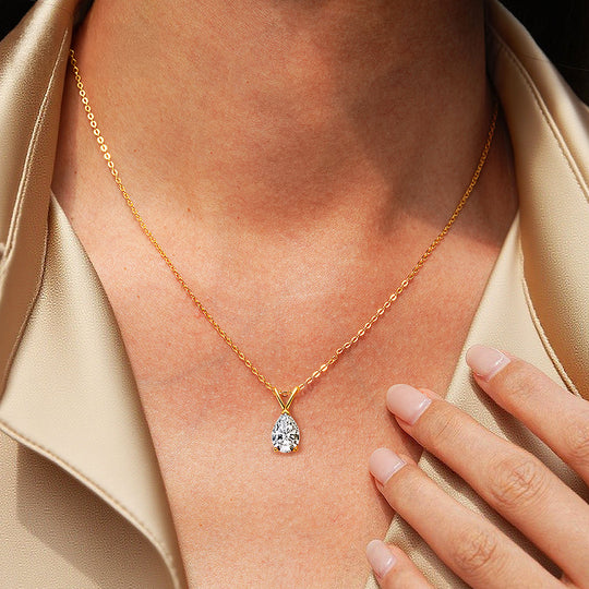 Prm2017 – The Teardrop Lumière Necklace