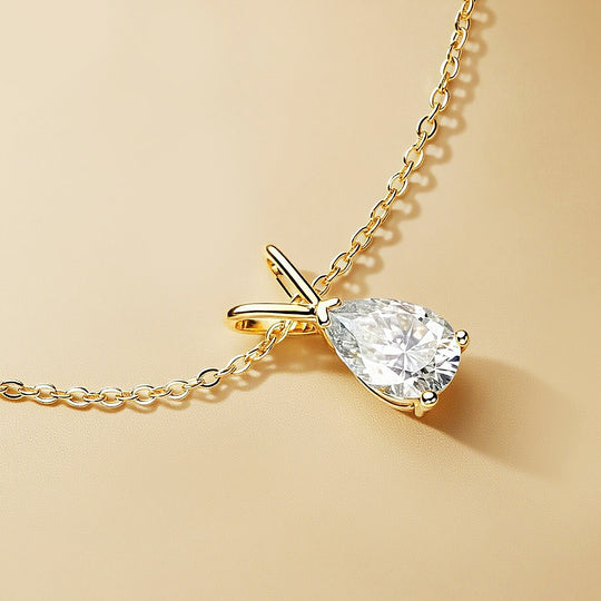 Prm2017 – The Teardrop Lumière Necklace