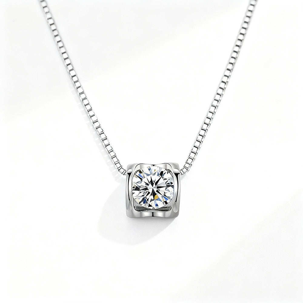 Prm2019 -  The Luxe Cushion Solitaire Necklace