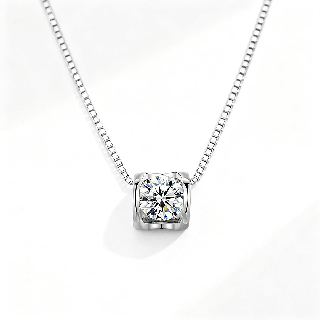 Prm2019 -  The Luxe Cushion Solitaire Necklace