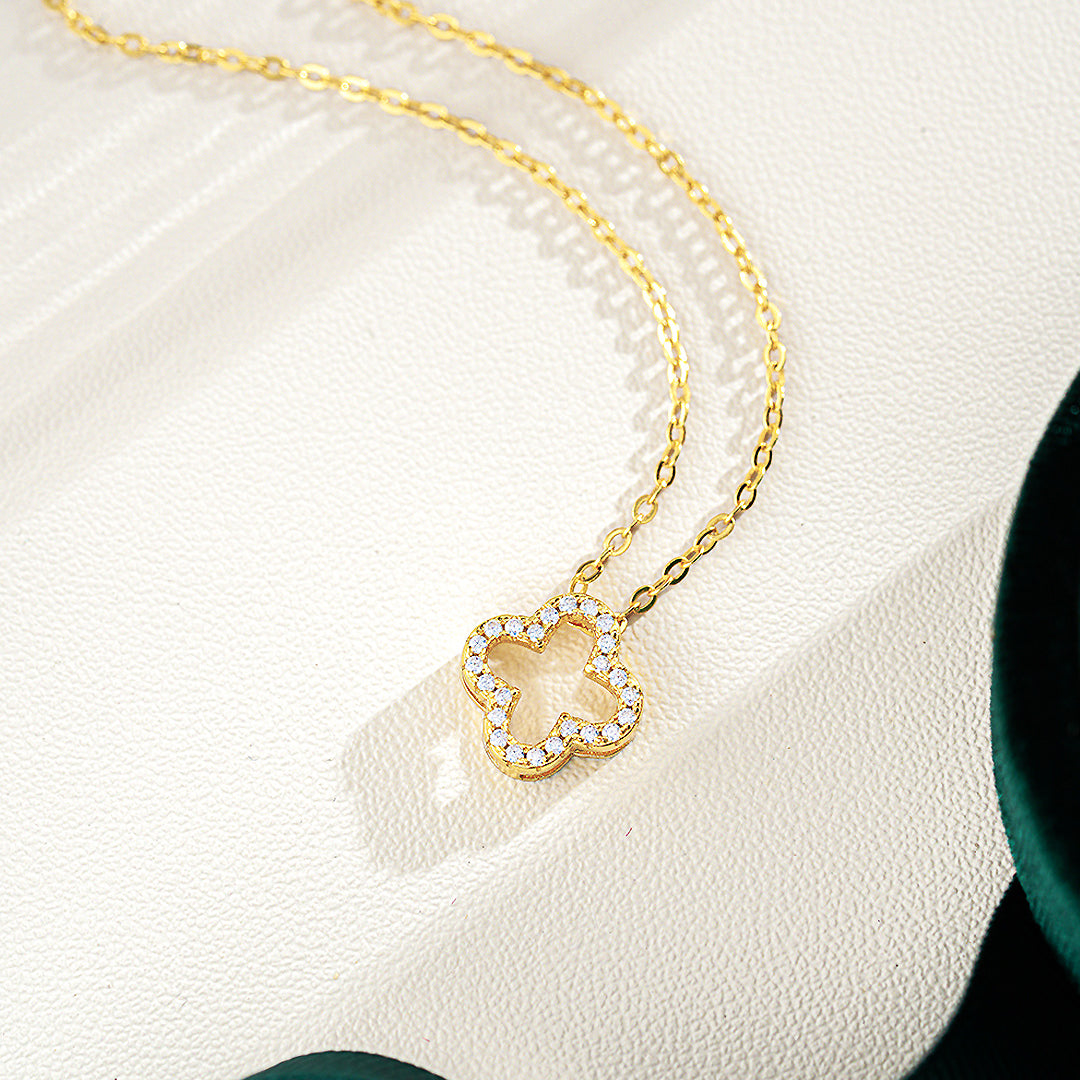 Prm2021 – The Lumière Clover Necklace