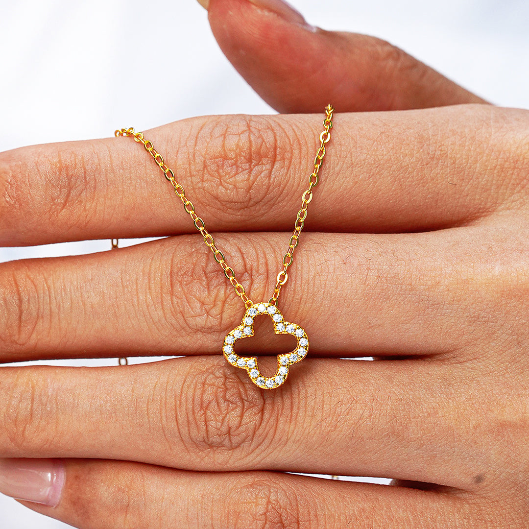 Prm2021 – The Lumière Clover Necklace