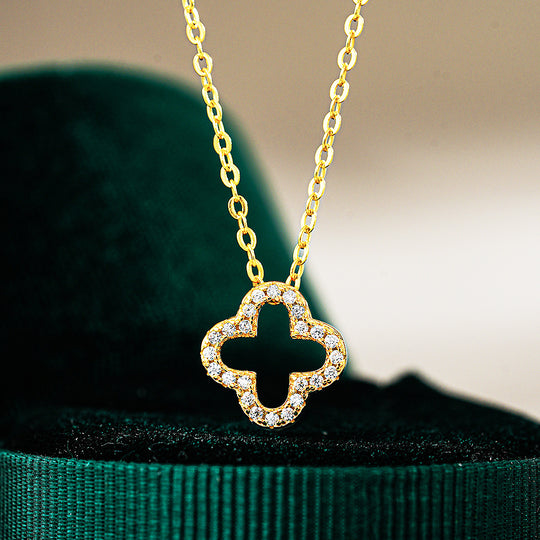 Prm2021 – The Lumière Clover Necklace