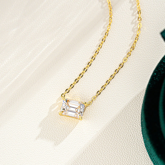 Prm2023 – The Emerald Luminesse Necklace