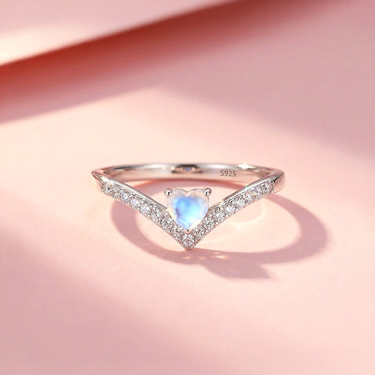 Heart Moonstone V-Band Ring | Diamond Simulant | 925 Sterling Silver | Prm5020