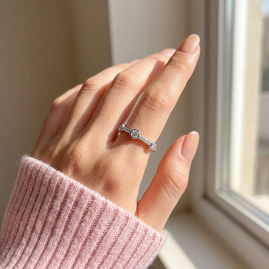 Scalloped Round Bezel &amp; Pavé Eternity Ring Band | Diamond Simulant | 925 Sterling Silver | Prm5021