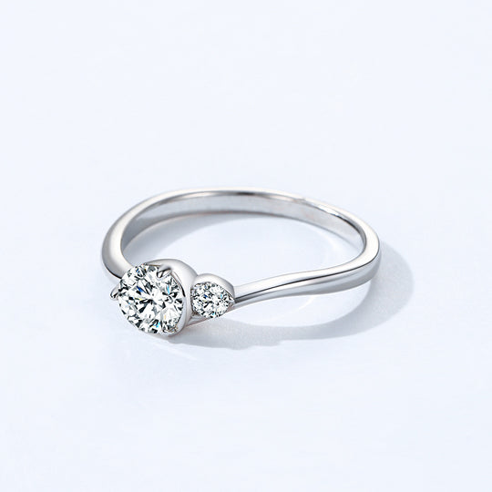 Prm7133: The Eternal Kiss Three-Stone Ring