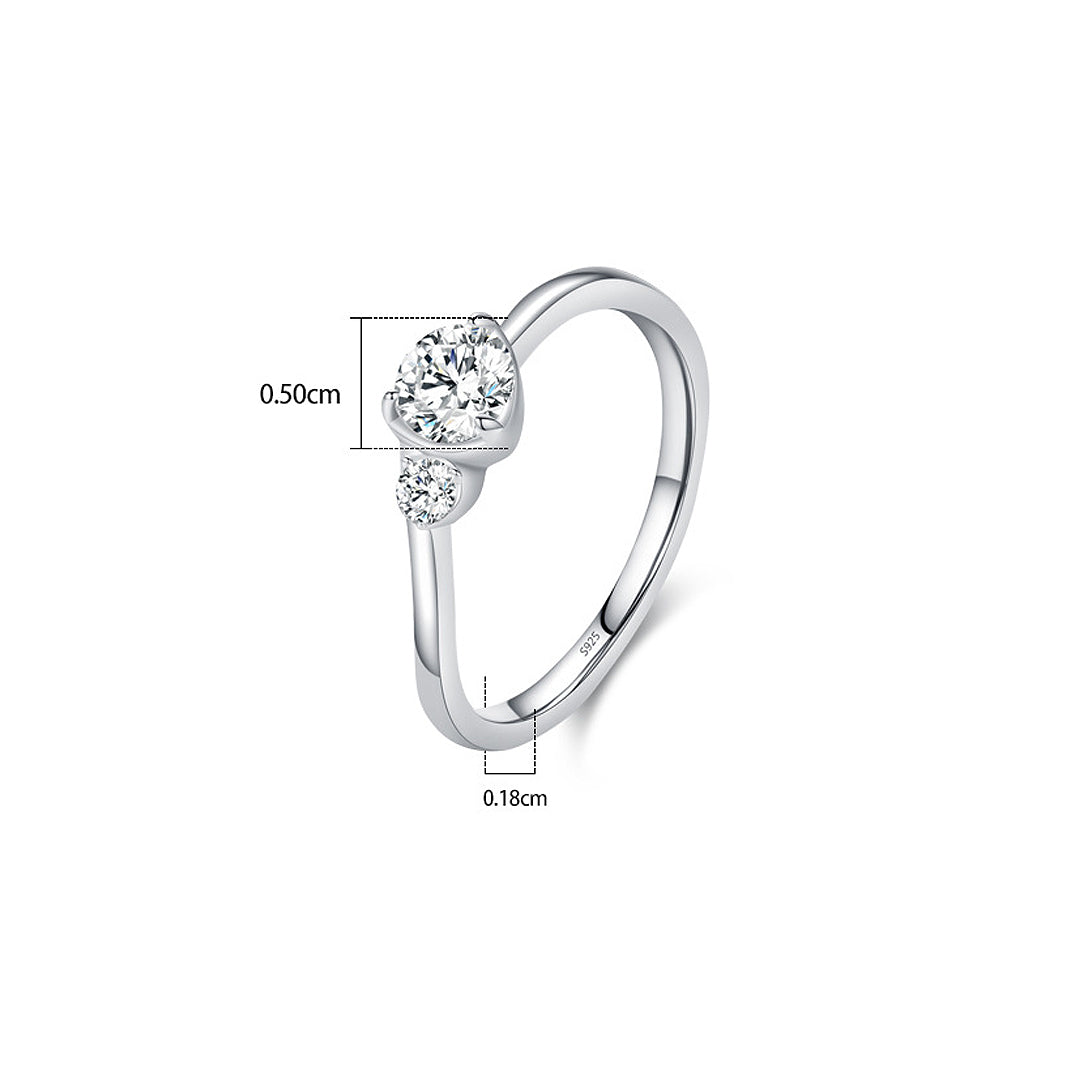 Prm7133: The Eternal Kiss Three-Stone Ring