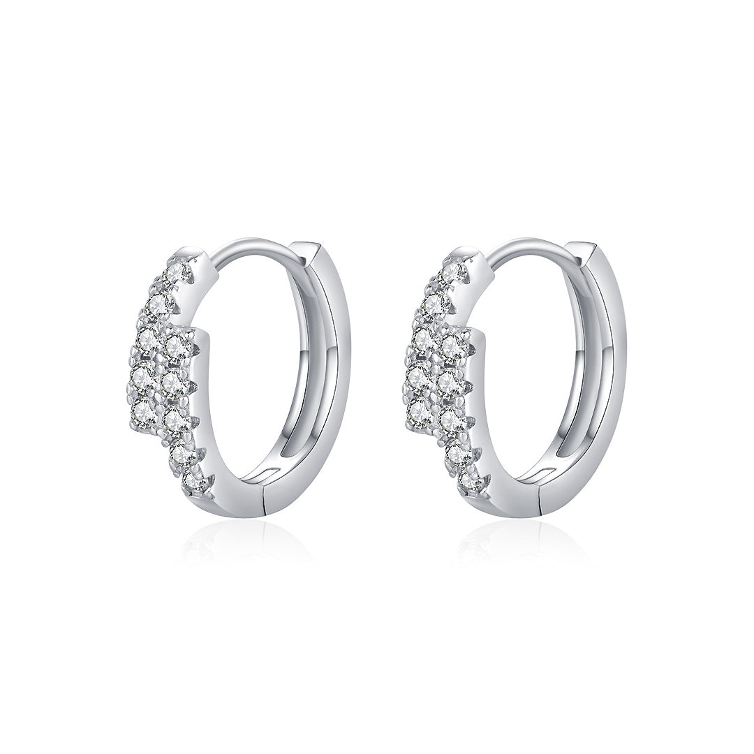Prm8106: The Moissanite Comet Huggie Hoops