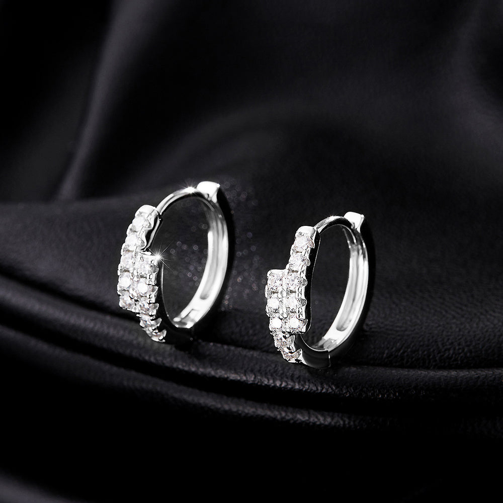 Prm8106: The Moissanite Comet Huggie Hoops