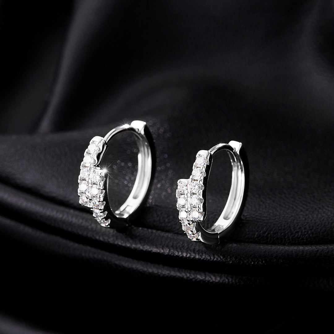 Prm8106: The Moissanite Comet Huggie Hoops