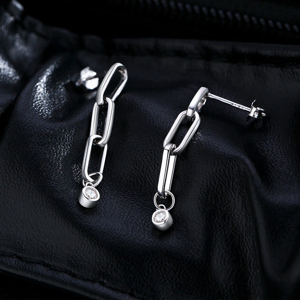 Prm8109: The Moissanite Paperclip Drop Earrings