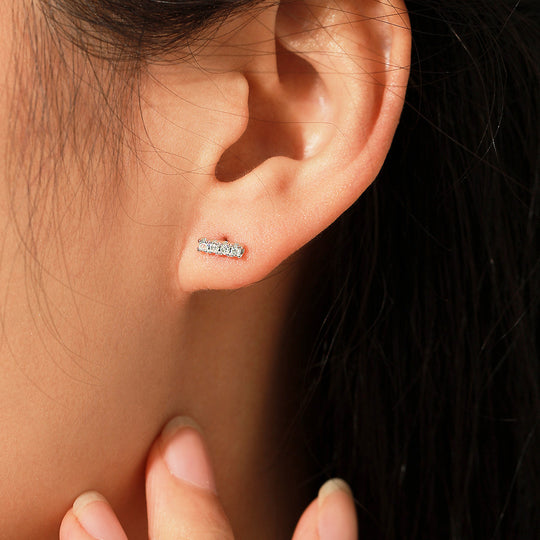 Prm8110: The Moissanite Bar Stud Earrings