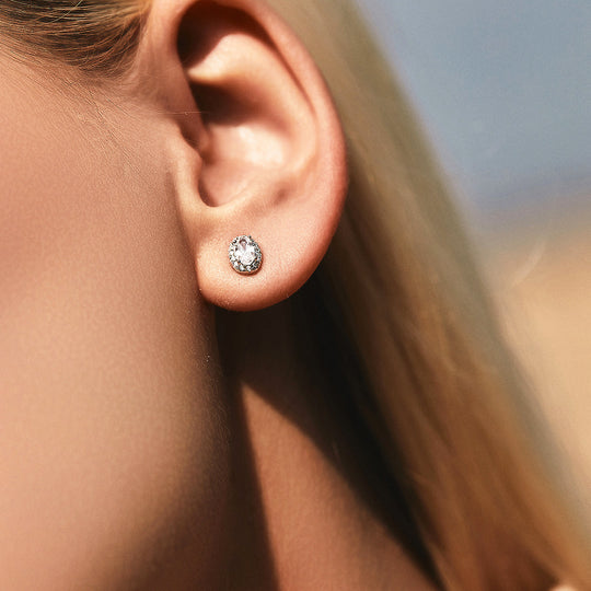 Prm8114: The Oval Halo Stud Earrings