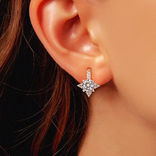 Prm8115: The Moissanite North Star Huggie Earrings