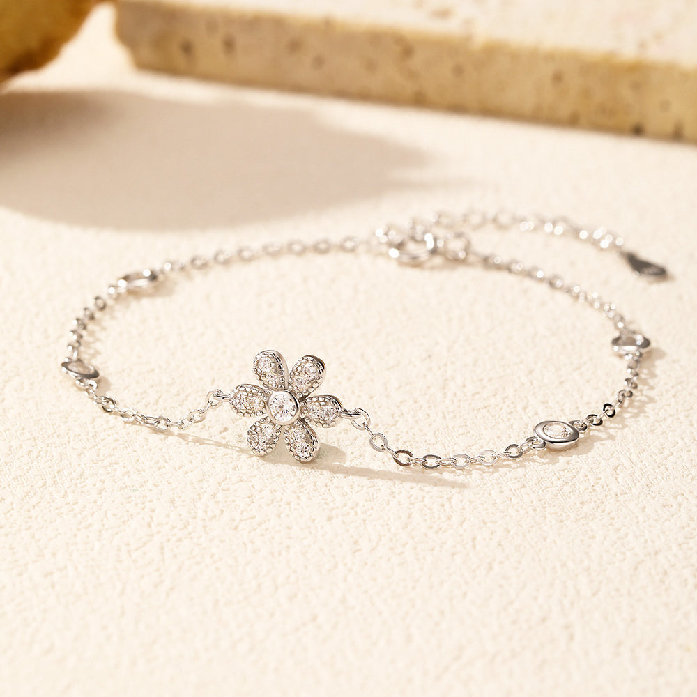 Prm9111: The Daisy Bloom Bracelet