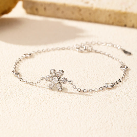 Prm9111: The Daisy Bloom Bracelet