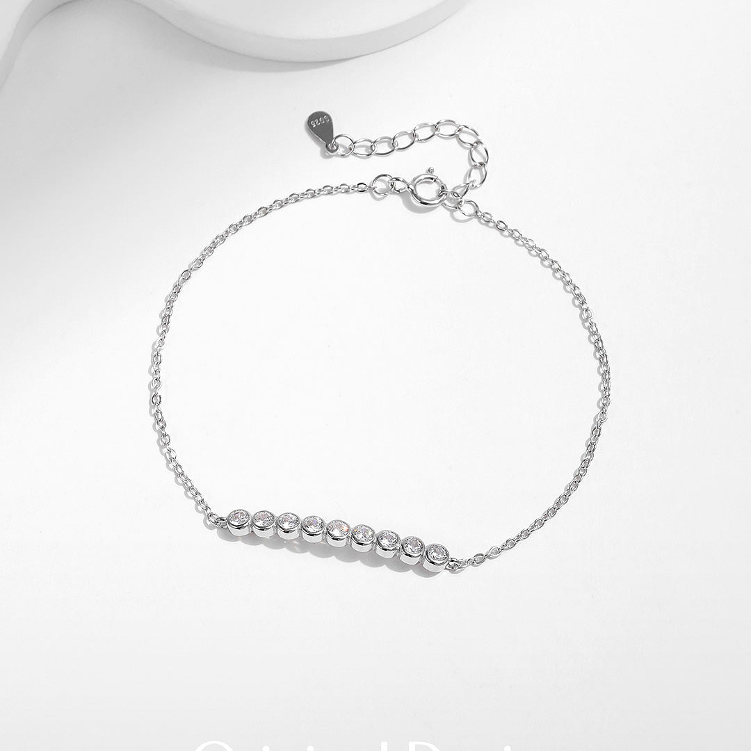 Prm9115: The Moissanite Horizon Bracelet