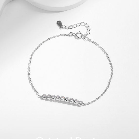 Prm9115: The Moissanite Horizon Bracelet