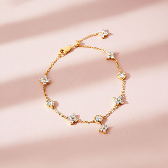 Clover Motif Charm Bracelet | Moissanite | Prm9130