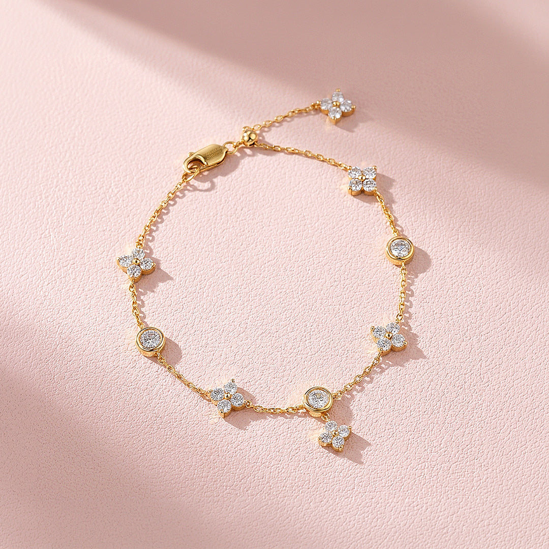 Clover Motif Charm Bracelet | Moissanite | Prm9130
