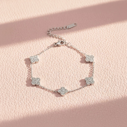 Pavé Clover Station Bracelet | Moissanite | Prm9133