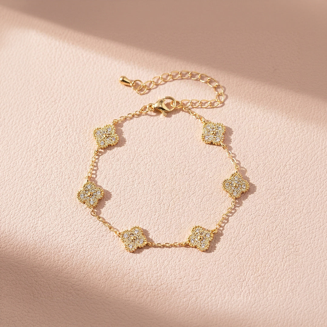 Pavé Clover Station Bracelet | Moissanite | Prm9133