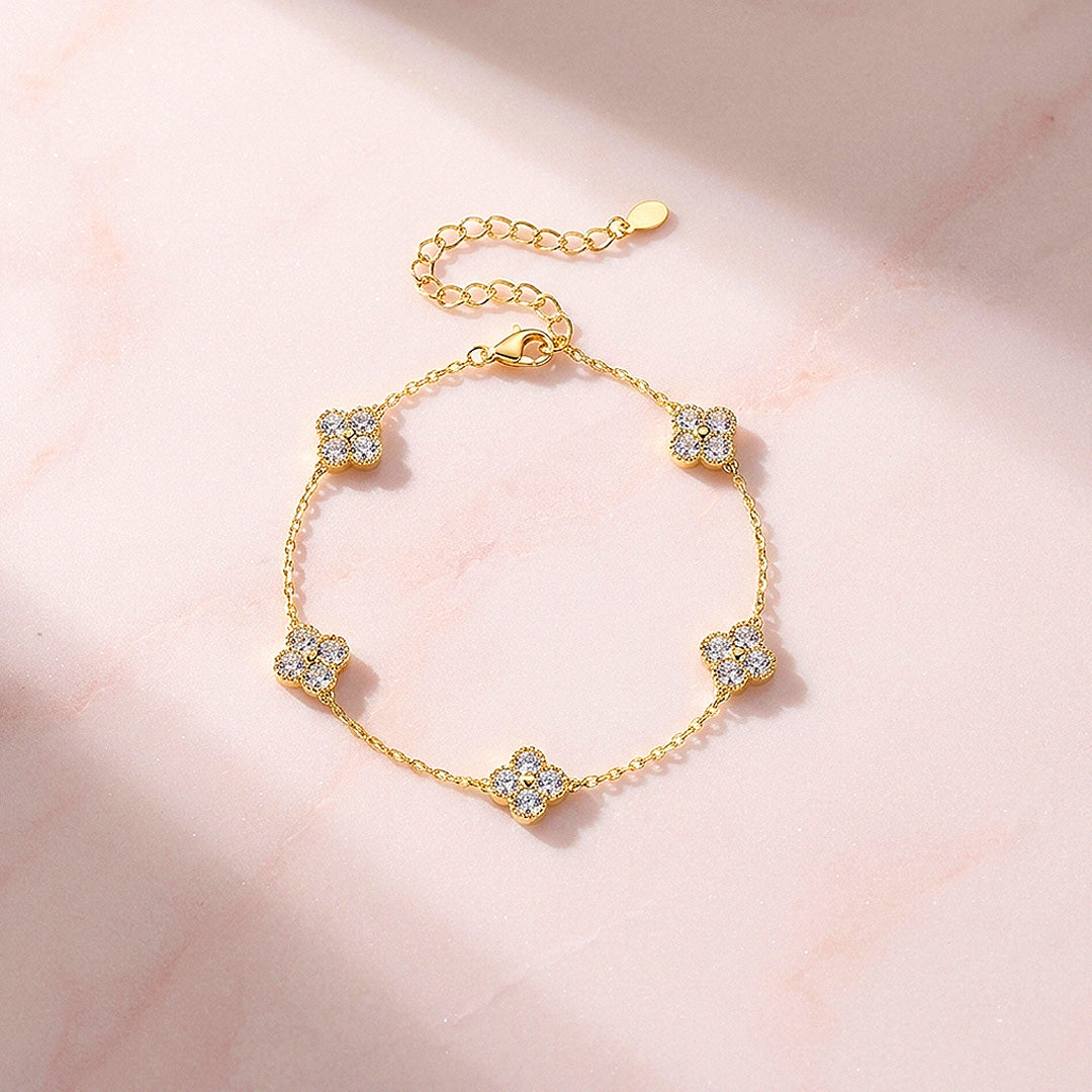 Pavé Clover Station Bracelet | Moissanite | Prm9133