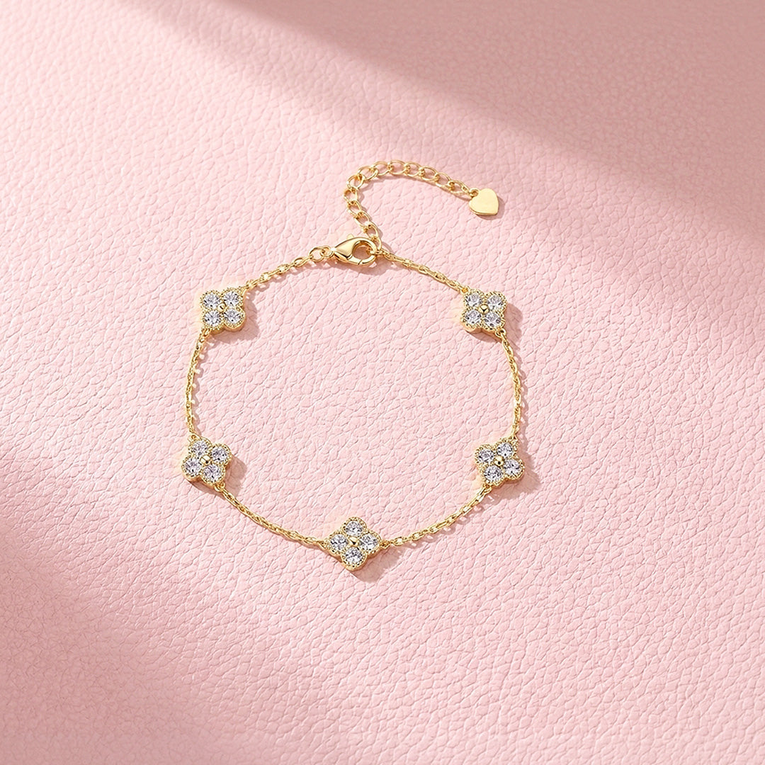 Pavé Clover Station Bracelet | Moissanite | Prm9133