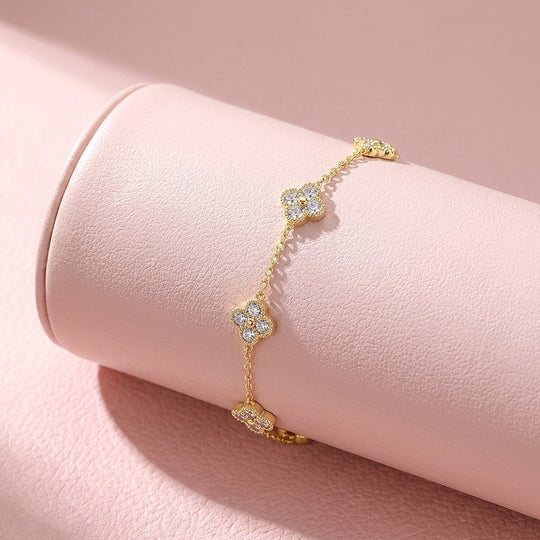 Pavé Clover Station Bracelet | Moissanite | Prm9133