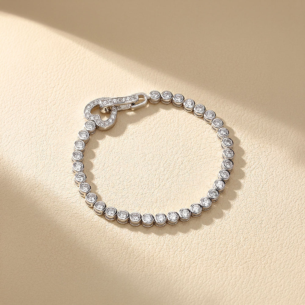 Round Bezel Heart Clasp Women Ring | Prm9172