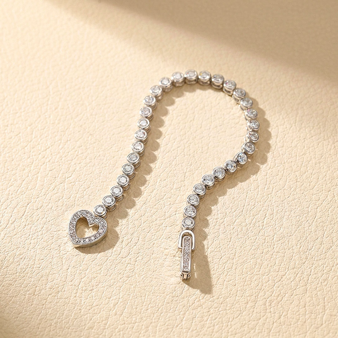 Round Bezel Heart Clasp Women Ring | Prm9172