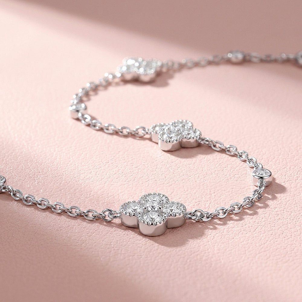 Four Leaf Clover Station Moissanite Silver Women Bracelet | Prm9190