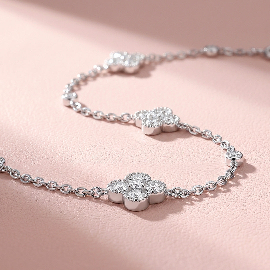 Four Leaf Clover Station Moissanite Silver Women Bracelet | Prm9190