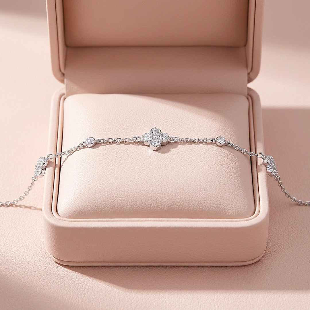Four Leaf Clover Station Moissanite Silver Women Bracelet | Prm9190