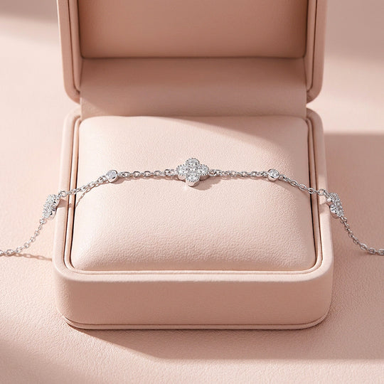 Four Leaf Clover Station Moissanite Silver Women Bracelet | Prm9190