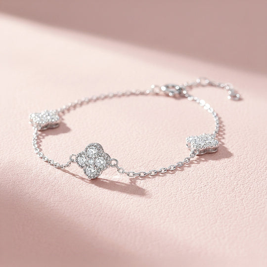 Four Leaf Clover Station Moissanite Silver Women Bracelet | Prm9191