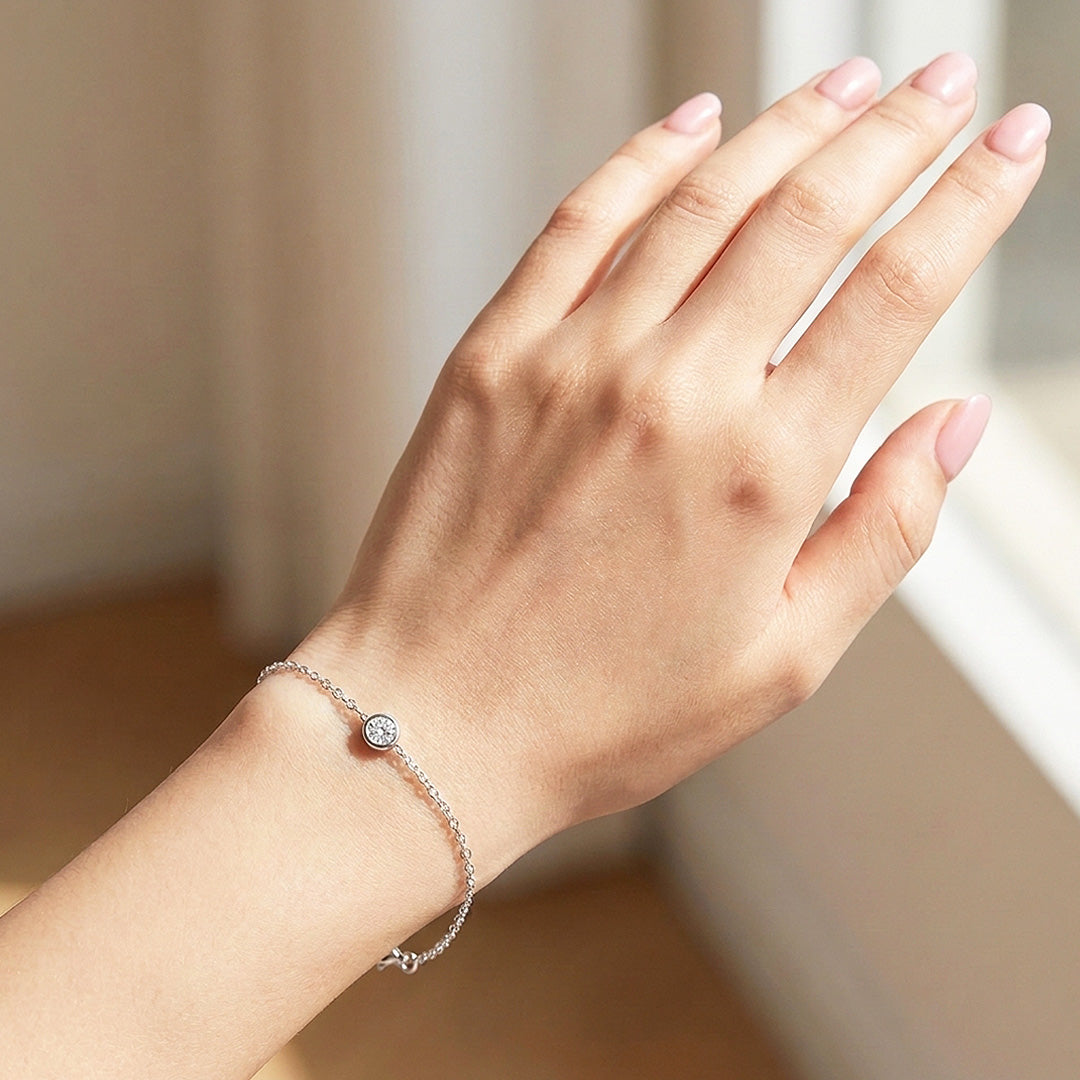 Single Bezel Moissanite Silver Women Bracelet | Prm9202